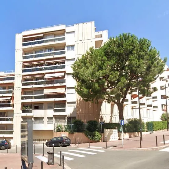 Juan Les Pins, T2 Cosy Et Confortable, Avec Parking En Sous-Sol, Proche Plages Et Commerces Antibes