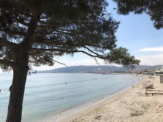 Juan Les Pins, T2 Cosy Et Confortable, Avec Parking En Sous-Sol, Proche Plages Et Commerces Antibes